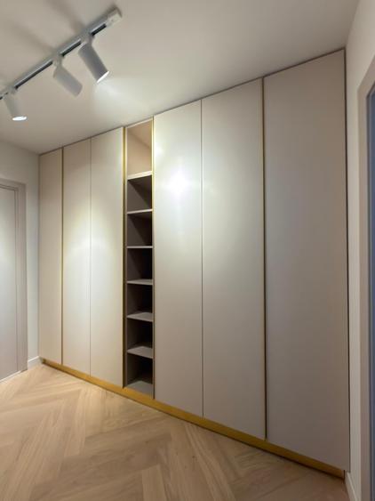 Apartament cu 3 camere în Iancu Nicolae