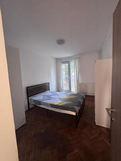 Apartament cu 3 camere decomandat, mobilat în Baba Novac