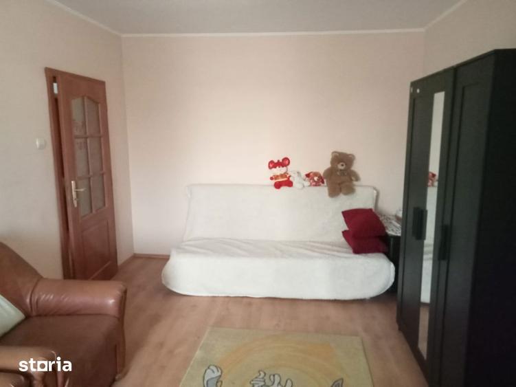 Apartament cu 3 camere decomandat în Rahova
