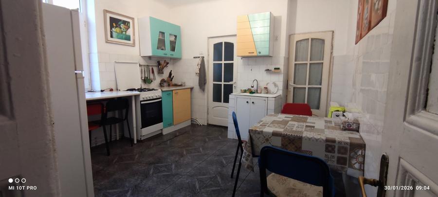 Casă cu 4 camere cu Teren 150 Mp în Central