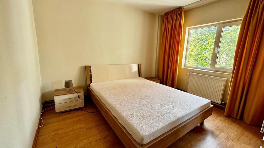 Apartament cu 3 camere decomandat, mobilat în Ultracentral