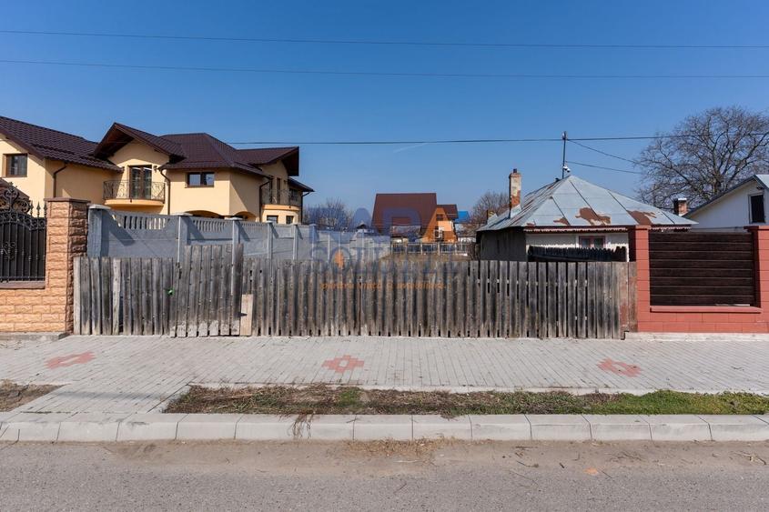 Teren agricol intravilan de 303 mp, în Est
