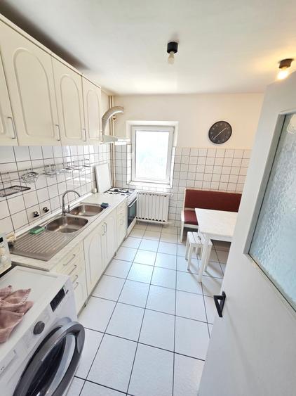 Apartament cu 3 camere decomandat, mobilat în Octavian Goga