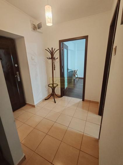 Apartament cu 2 camere decomandat în Hala Centrală