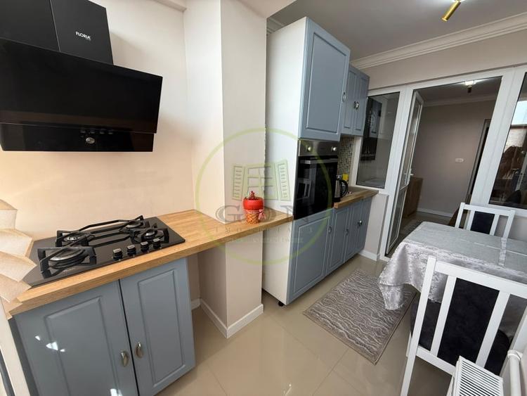 Apartament cu 3 camere decomandat, mobilat în Central
