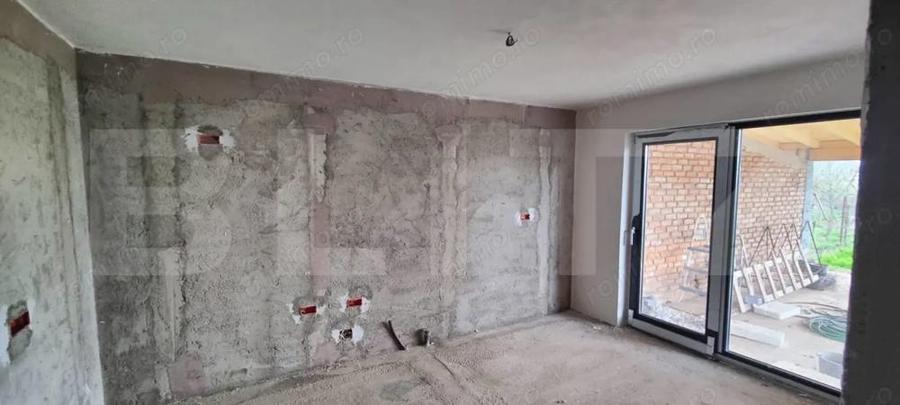 Casă cu 15 camere cu Teren 1000 Mp în Dumbrava