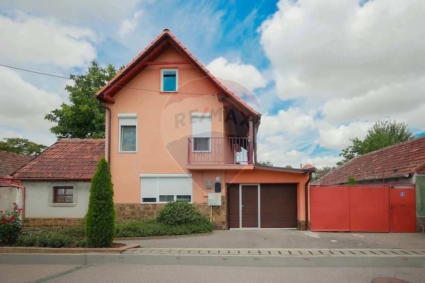 Casă cu 5 camere cu Teren 395 Mp în Central
