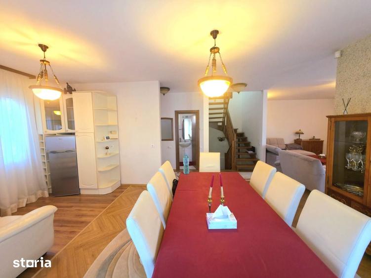 Casă cu 7 camere cu Teren 920 Mp în Livezeni