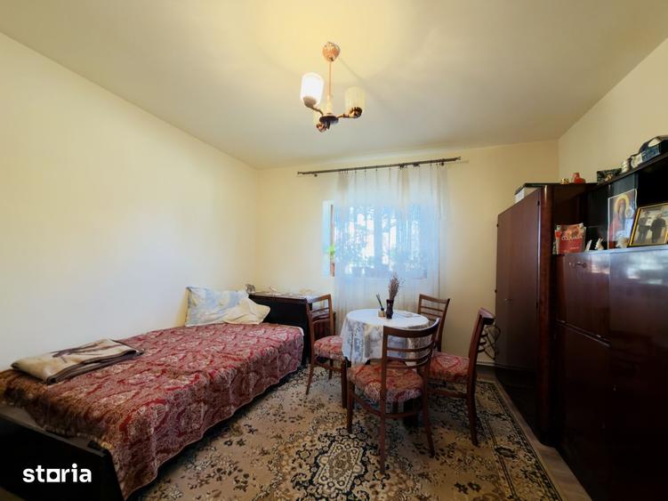 Casă cu 2 camere cu Teren 933 Mp în Sânmihaiu Român