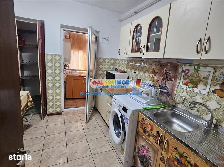 Apartament cu 2 camere decomandat, mobilat în Micro 4
