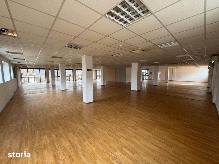 Spațiu comercial, de 600 mp, în Traian