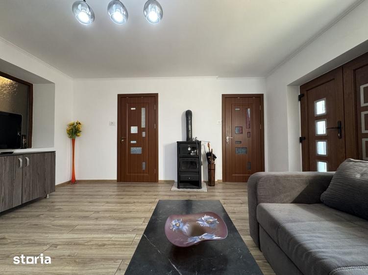 Casă cu 4 camere cu Teren 331 Mp în Dumbrăvița