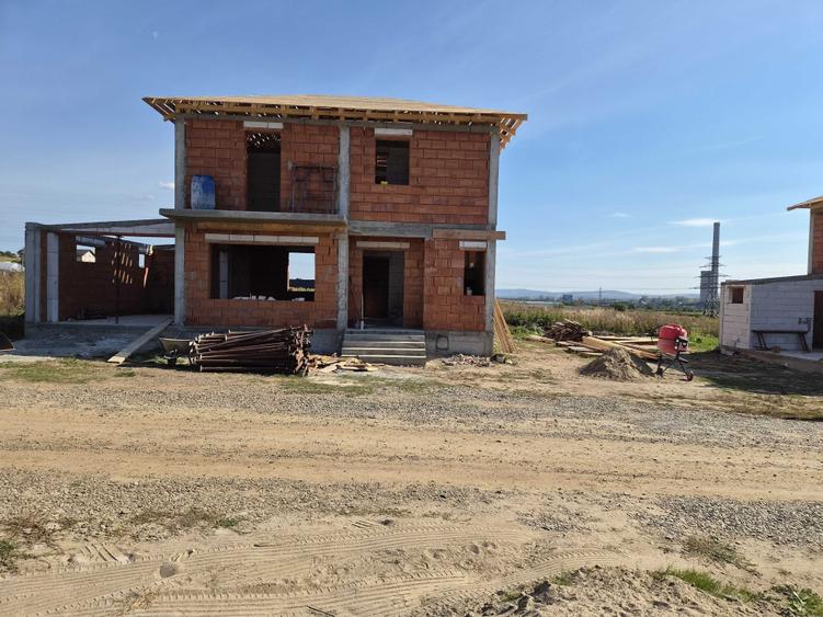 Casă cu 4 camere în Burdujeni