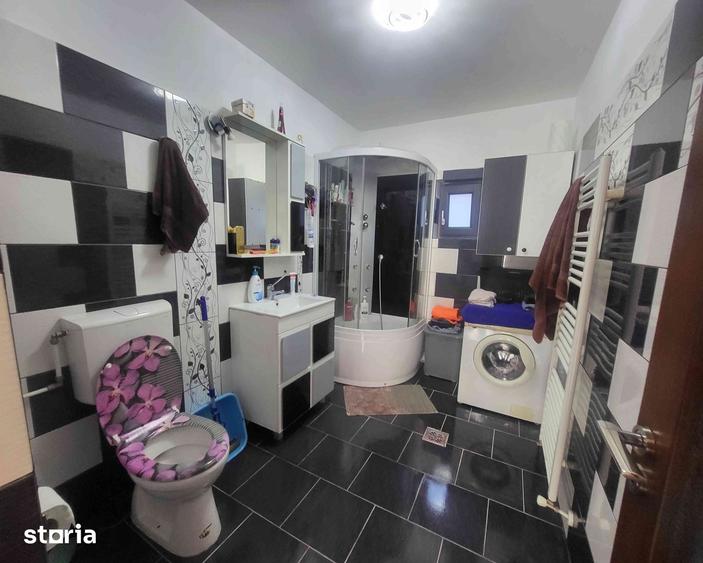 Casă cu 3 camere cu Teren 300 Mp în Gherăiești