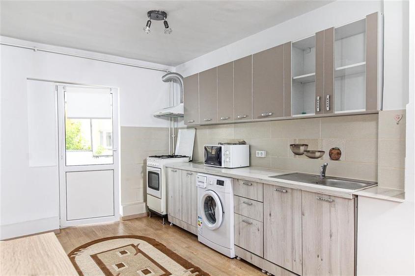 Apartament cu 2 camere decomandat, mobilat în Zorilor