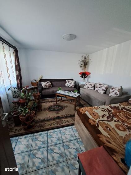 Casă cu 6 camere cu Teren 700 Mp în Bucium