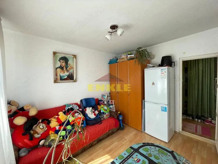 Apartament cu 4 camere decomandat în Central