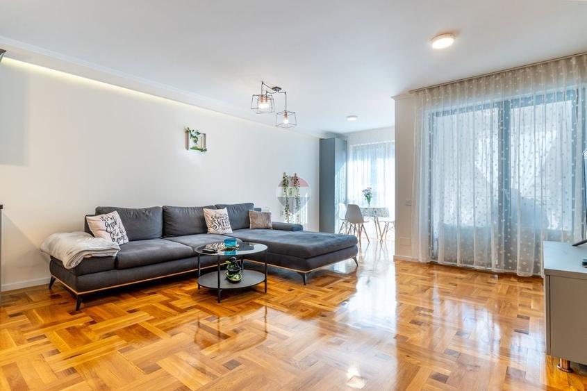 Apartament cu 2 camere semidecomandat, mobilat în Bună Ziua