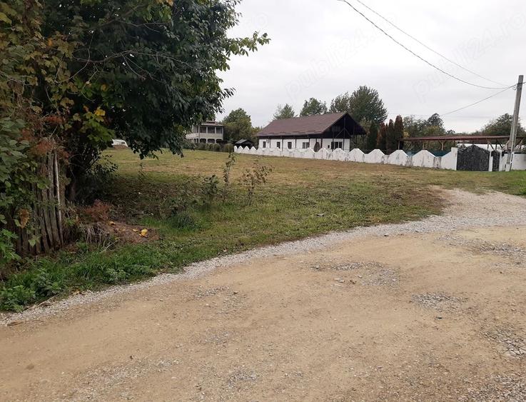 Teren de 1000 mp, în Valea