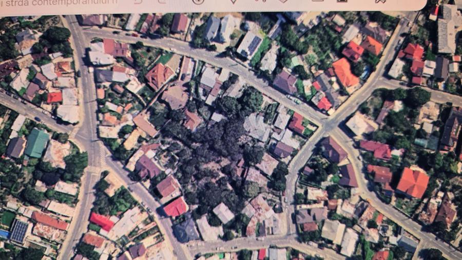 Casă cu 3 camere cu Canalizare în Central