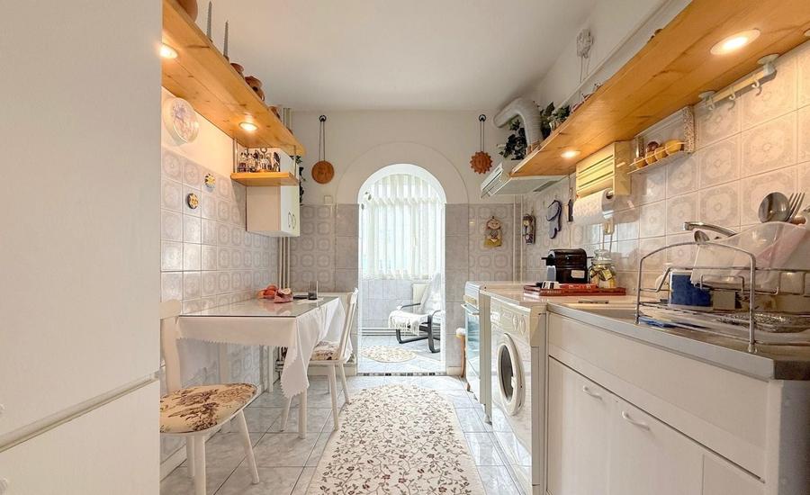 Inchiriez apartament 2 camere micro17 1500Ron - 1
