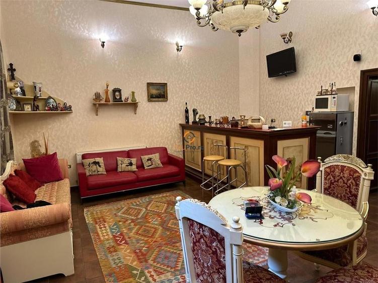 Apartament cu 3 camere decomandat în P-ța Unirii