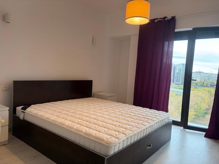 Apartament cu 3 camere semidecomandat în Barbu Văcărescu