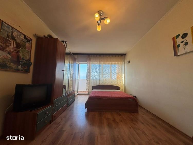 Apartament cu 4 camere decomandat în Ștefan cel Mare