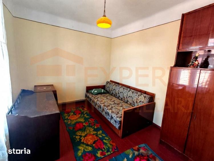 Casă cu 8 camere cu Teren 274 Mp în Tomis II