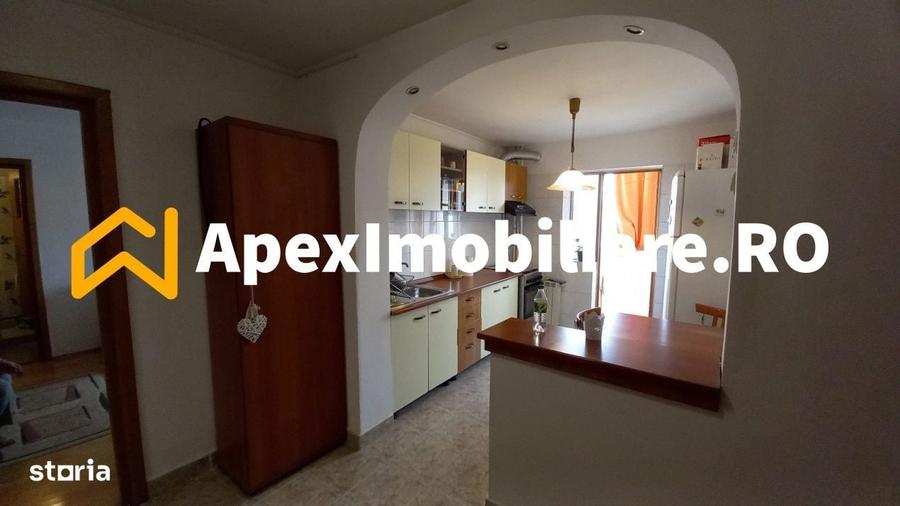Apartament cu 3 camere semidecomandat în Iancului