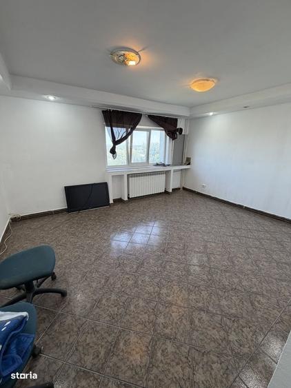 Apartament cu 3 camere decomandat în Ștefan cel Mare