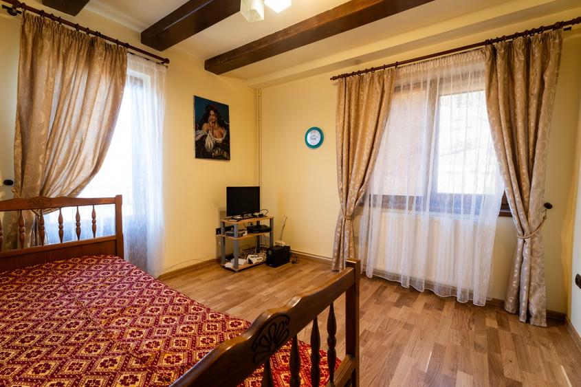 Casă individuală cu 5 camere cu Teren 1085 Mp în Vălișoara