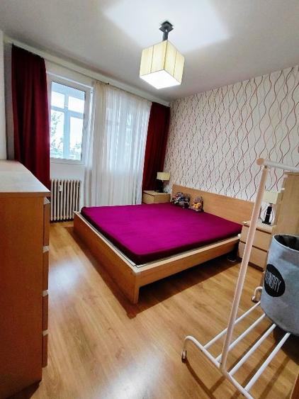 Apartament cu 2 camere semidecomandat, mobilat în 1 Mai
