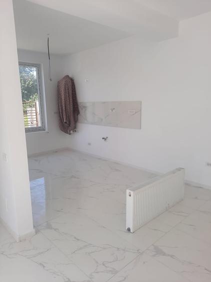 Casă cu 4 camere în Berceni