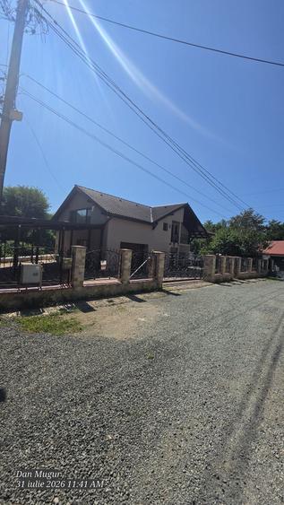 Casă cu 4 camere în Valea Borcutului