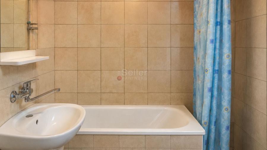 Apartament cu 3 camere decomandat în Județean