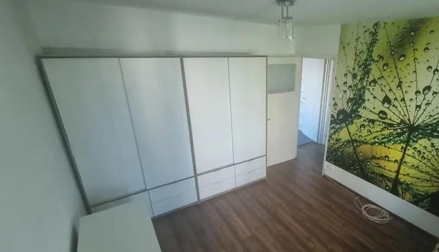 Apartament semidecomandat în Giurgiului