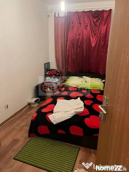 Apartament cu 3 camere decomandat în Micro 16
