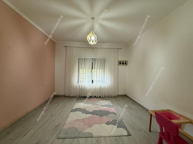 Spațiu comercial, de 120 mp, în Girocului
