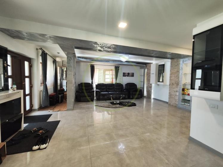 Casă individuală cu 5 camere cu Teren 390 Mp în Bariera Vâlcii