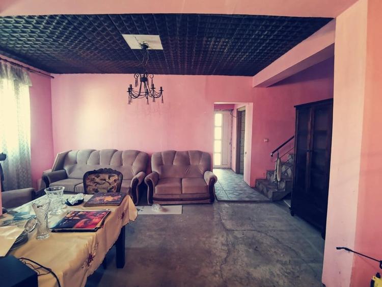Duplex cu 8 camere cu Canalizare în Leamna de Jos