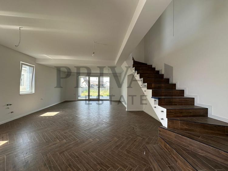 Duplex cu 4 camere cu Canalizare în Moșnița Nouă