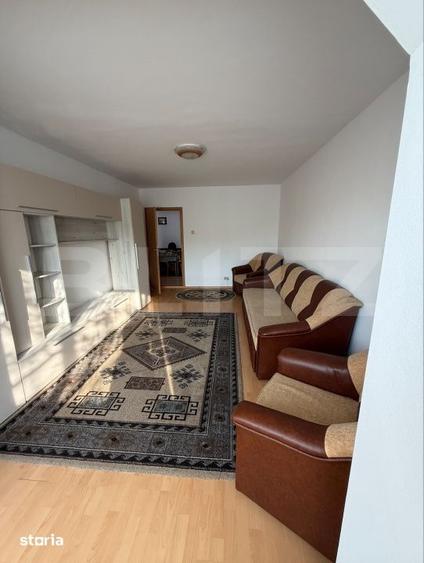 Apartament cu 3 camere, mobilat în Tractorul
