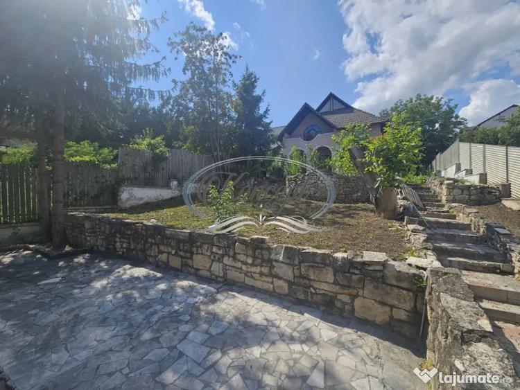 Casă cu 5 camere cu Teren 400 Mp în Andrei Mureșanu
