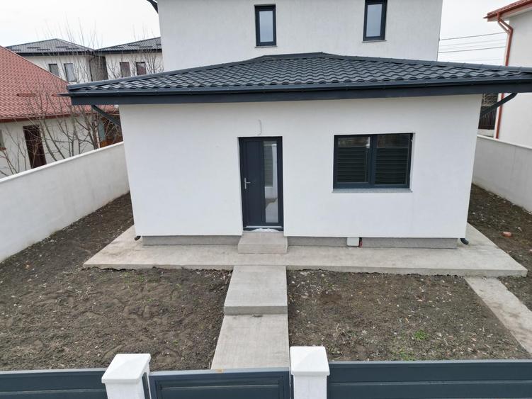 Casă individuală cu 4 camere cu Canalizare în Miroslava