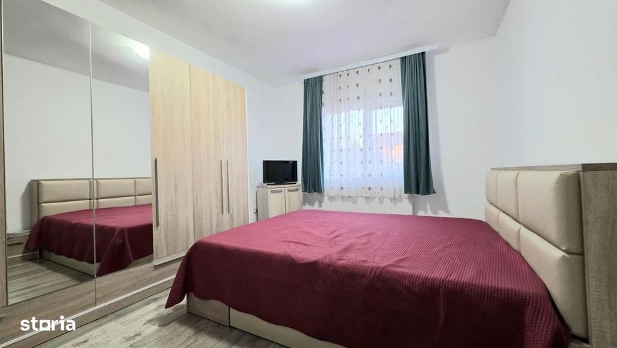 Casă cu 4 camere decomandat în Central