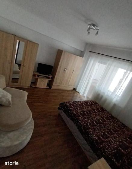 Garsonieră decomandată în Central