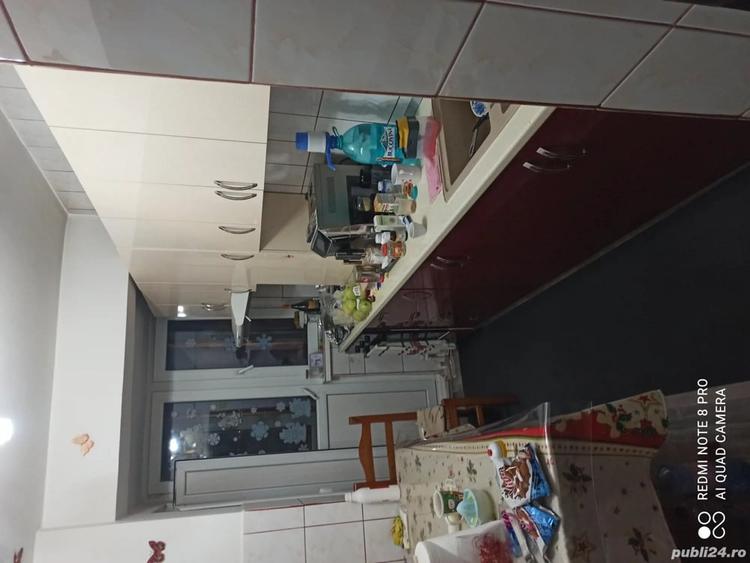 Apartament cu 3 camere decomandat în Micro 13