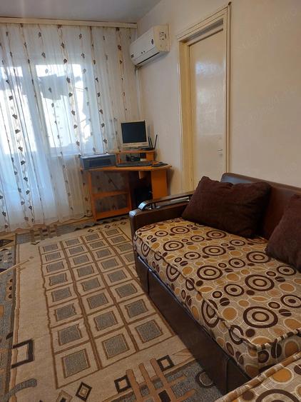 Apartament cu 3 camere semidecomandat în Valea Rosie
