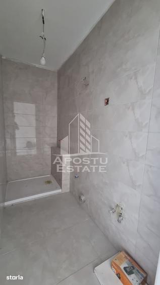 Casă cu 6 camere cu Teren 2712 Mp în Dudeștii Noi